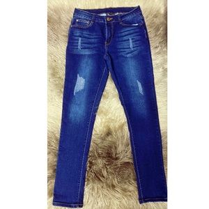 High rise blue jeans 💙